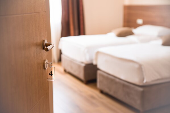 Chambres insonorisées, fer et planche à repasser, lits bébé (gratuits)