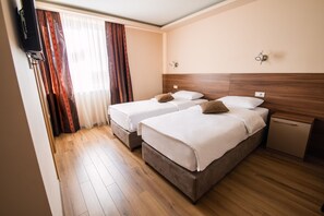 Doppel- oder Zweibettzimmer | Schallisolierte Zimmer, Bügeleisen/Bügelbrett, kostenlose Babybetten
