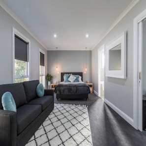 5 Schlafzimmer, schallisolierte Zimmer, Bügeleisen/Bügelbrett