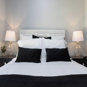5 bedrooms, soundproofing, iron/ironing board, internet