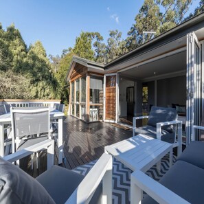 Outdoor dining - QUPI House (formerly Rex's Yarra Valley House) (Yarra Ranges)