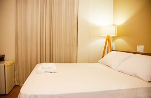 Shower, hair dryer, towels - Hotel Ze Maria (Pouso Alegre)