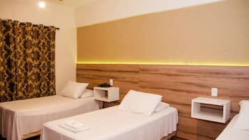 Standard Triple Room | Desk, blackout drapes, free WiFi, bed sheets