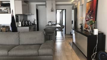 TV, fireplace, DVD player, stereo