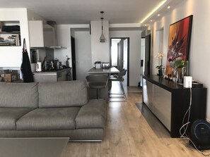 TV, fireplace, DVD player, stereo