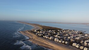 Beach nearby - Tropical Feel-2nd floor, Huge Covered Furnished Deck-Quietest Area of Island (HOLGATE)