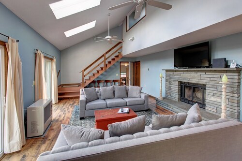 Catskill Contemporary takan kanssa lähellä hääpaikkoja nukkuu 15