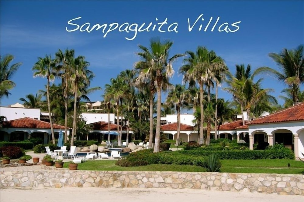 Intimate and Quiet - Private Villa on the Beach.