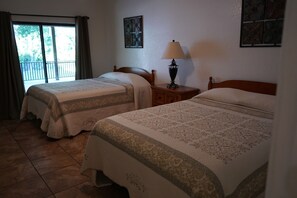 6 bedrooms, desk, iron/ironing board, travel cot