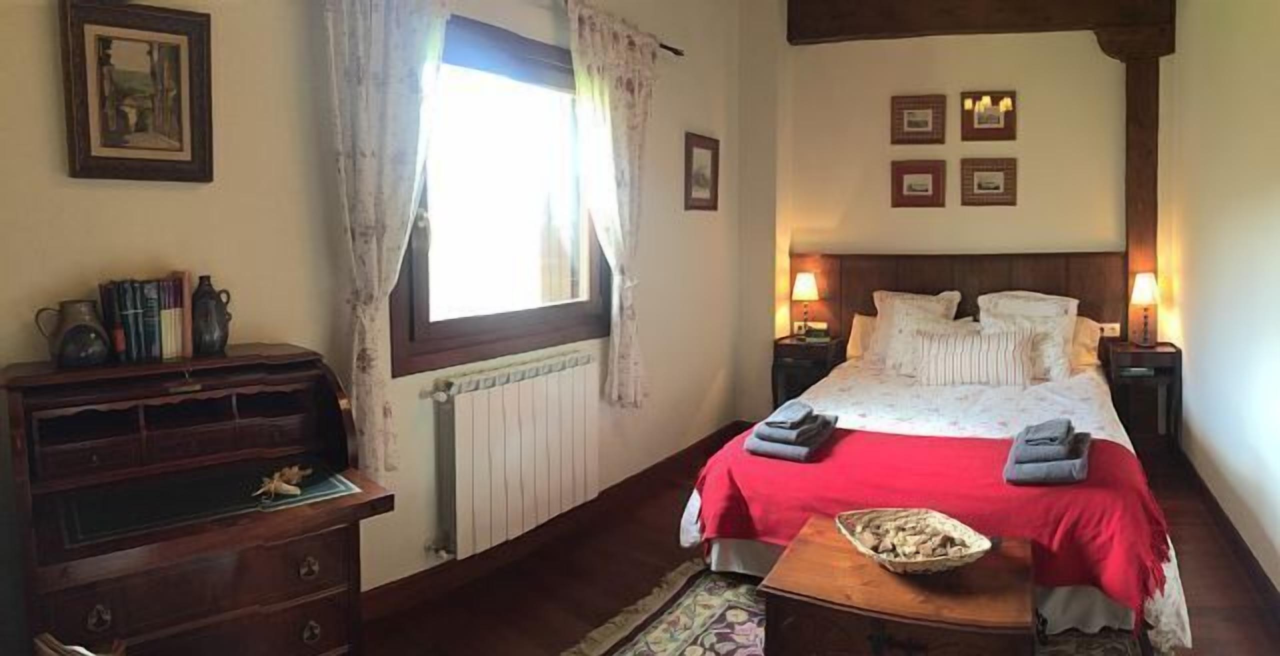 Self catering Etxaburu for 8 people