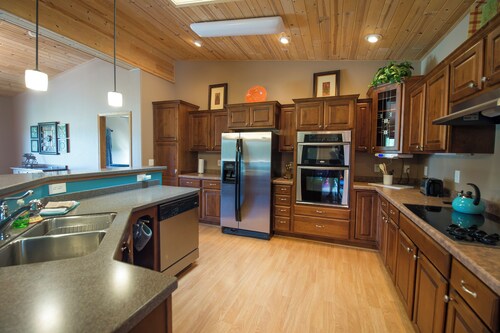 First Class FORE- Full Swing Golf Simulator-Putting Green