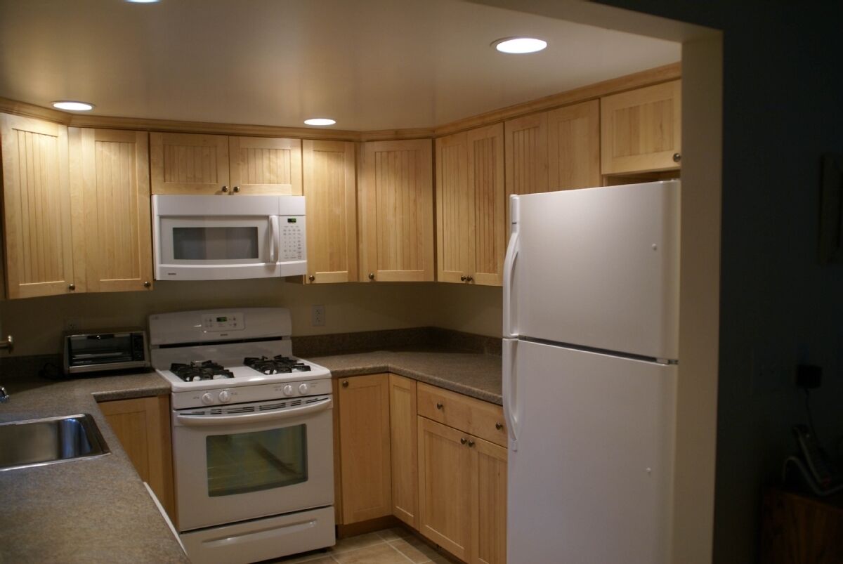 Recently Renovated, New Furnishings, Central A/C, WiFi, Privacy, Bike to Beach