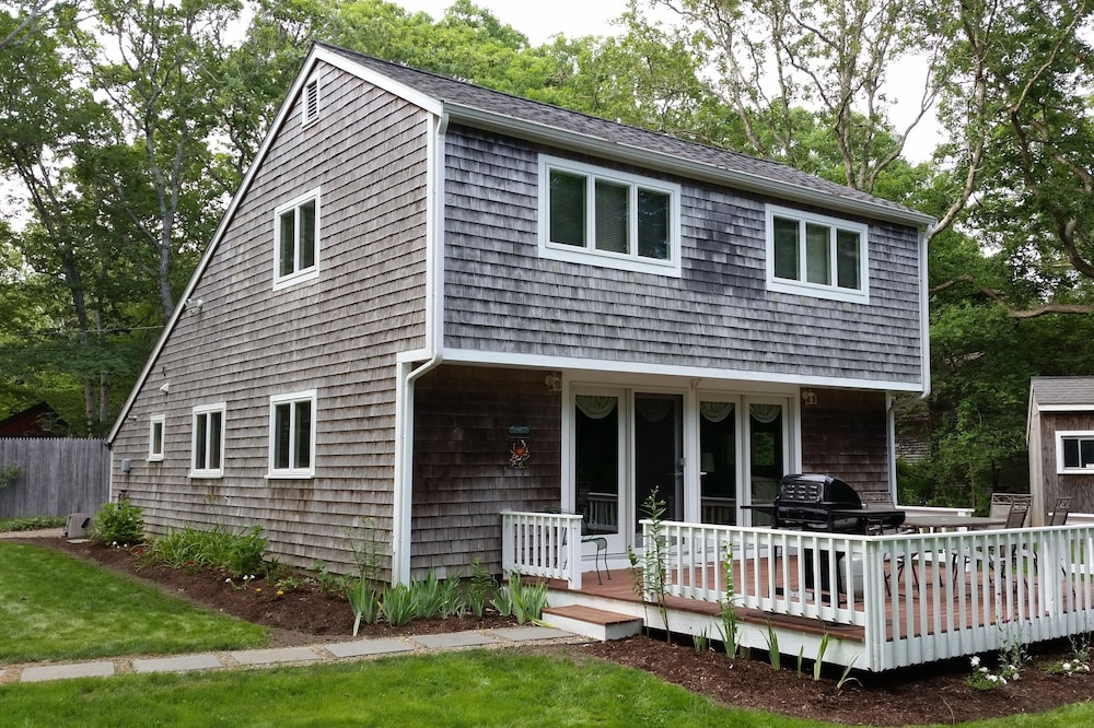 Recently Renovated, New Furnishings, Central A/C, WiFi, Privacy, Bike to Beach