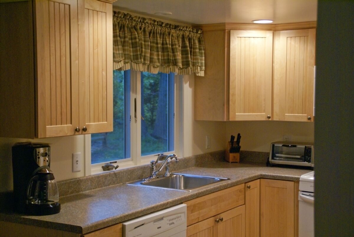 Recently Renovated, New Furnishings, Central A/C, WiFi, Privacy, Bike to Beach