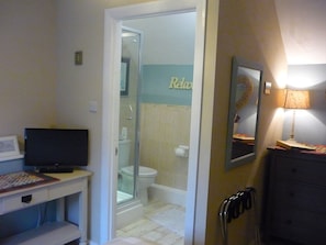 Deluxe Double Room, Non Smoking | Bathroom