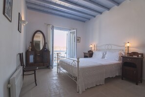5 slaapkamers, een strijkplank/strijkijzer, reisbedje, gratis wifi