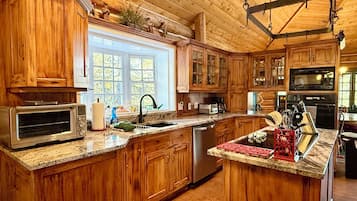 Frigorífic, microones, forn i placa de cuina