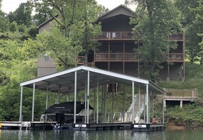 Exterior - CONVENIENCE! Steps away to a private dock & 5 miles to a marina/grocery/hwy! (Caryville)