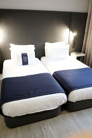 Standard Twin Room, Multiple Beds | Desk, laptop workspace, blackout drapes, soundproofing