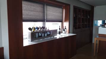 Bar phục vụ món nhẹ kiểu Tây Ban Nha