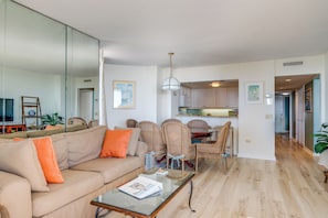 Smart TV, video games, DVD player, books - Spectacular Views! Oceanfront! 3BR/3BA! Recently Renovated! Beach Locker!!!  (Myrtle Beach)
