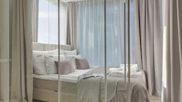 Superior Apartment | Hypo-allergenic bedding, individually decorated, individually furnished
