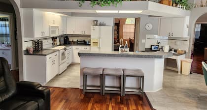 ILMAINEN uima-allas ja SPA LÄMMITYS. Kaunis Florida Getaway upealla paikalla