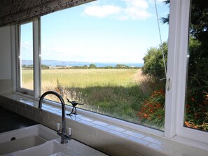 Interior - Sparrows Nest, sweeping views of Penzance bay (Paul)