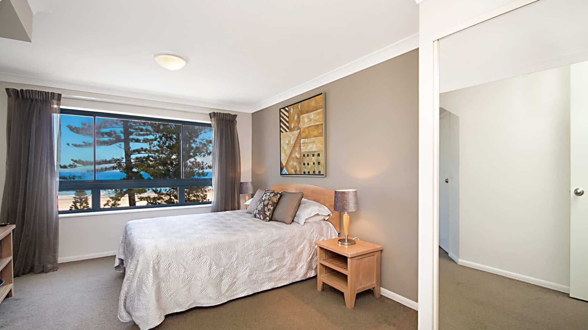 Calypso Plaza 403 - Coolangatta Beachfront — image 9