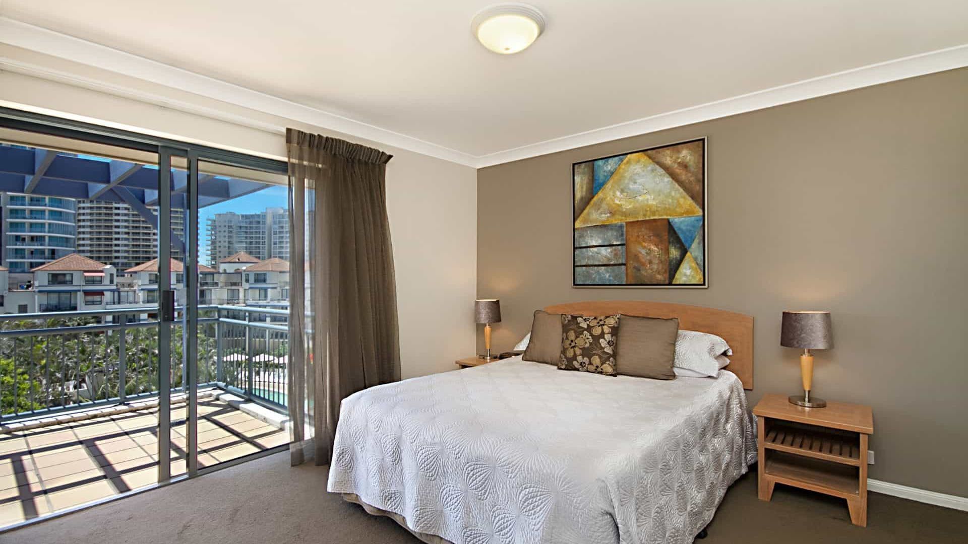 Calypso Plaza 403 - Coolangatta Beachfront — image 8