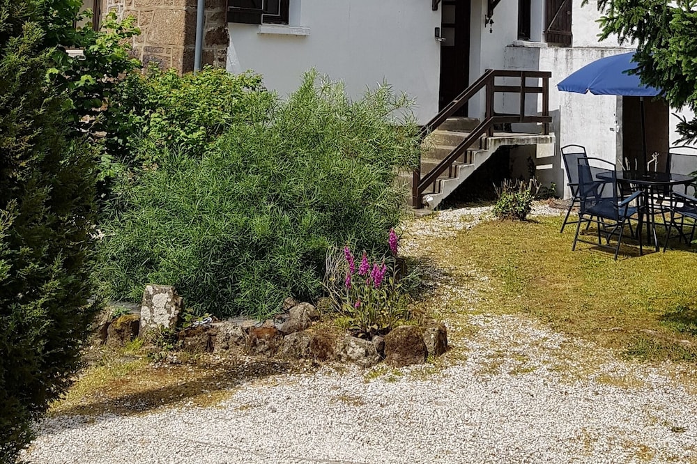 3 Bedroom Cottage in Normandy Basse