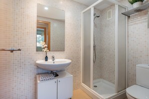 Hair dryer, towels, toilet paper - BEAUTIFUL APARTMENT with POOL TOSSA (Tossa de Mar)