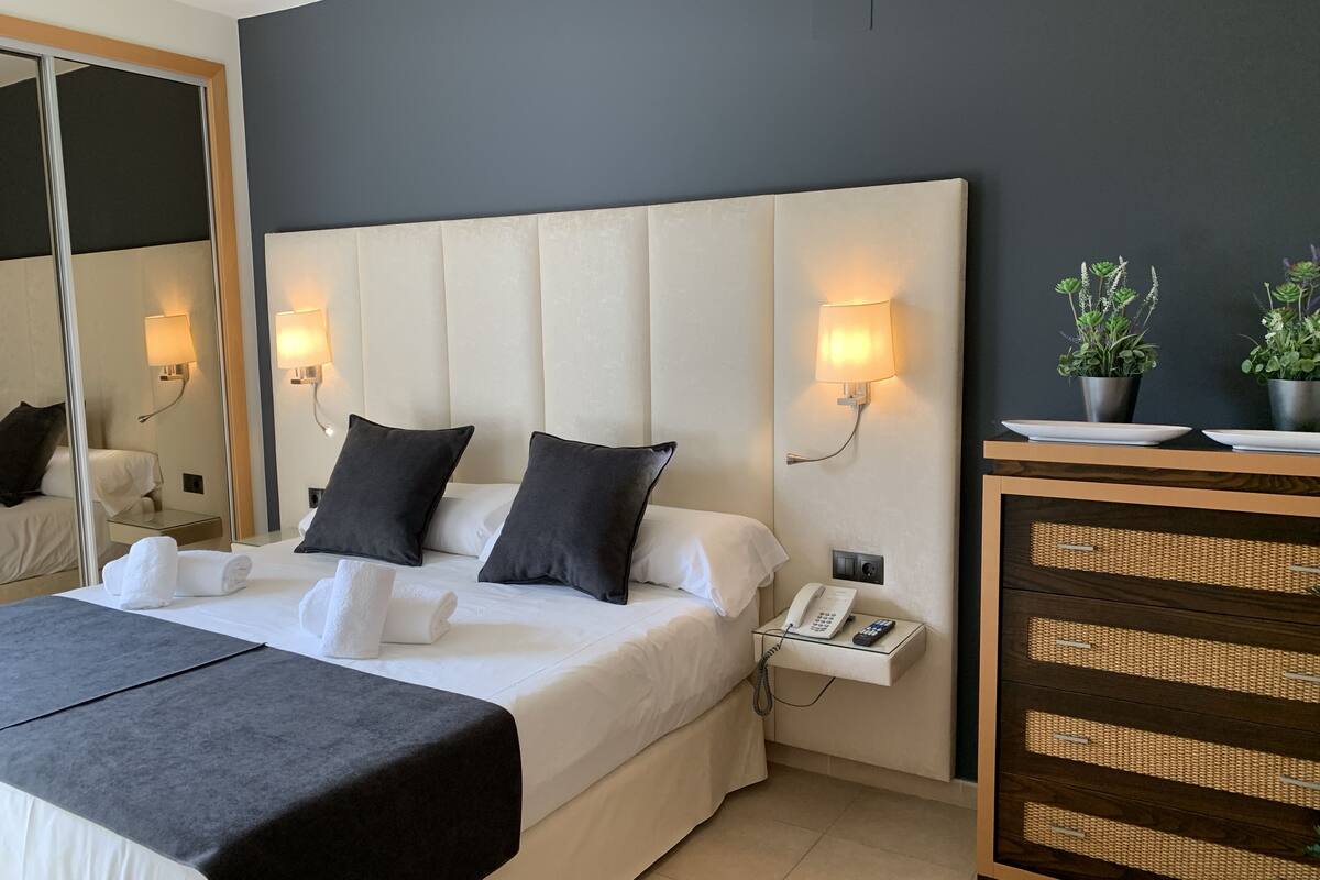 in-room safe, blackout curtains, soundproofing, cots/infant beds