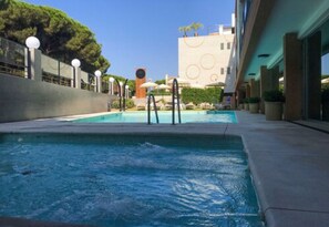 Seasonal outdoor pool - On Family Islantilla (Isla Cristina)