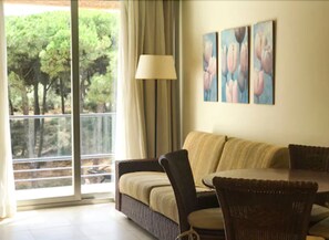 Studio | Living room | TV - On Family Islantilla (Isla Cristina)