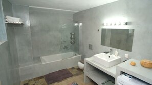 Combined shower/bathtub, hair dryer, towels, soap - Eva Villas East,  With Private Pool & Panoramic Sea View (RETHYMNO)