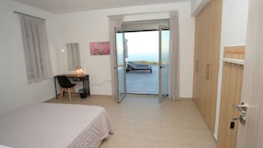 3 Schlafzimmer, Zimmersafe, Schreibtisch, Bügeleisen/Bügelbrett