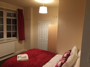 Habitación doble, baño en la habitación | Wifi gratis