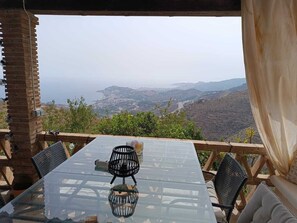 Outdoor dining - Charming house with unbeatable views of Almunecar (Itrabo)