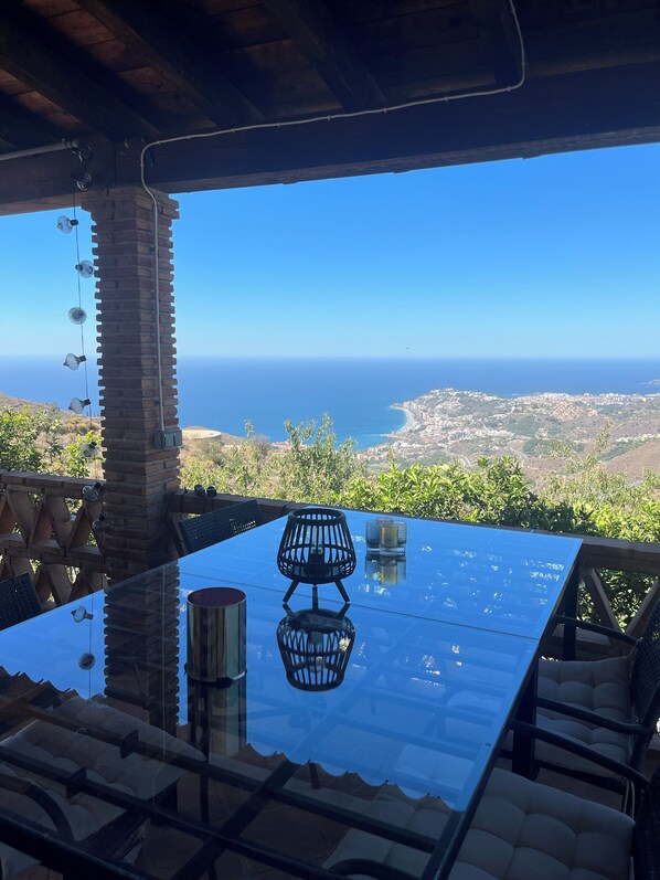 Outdoor dining - Charming house with unbeatable views of Almunecar (Itrabo)
