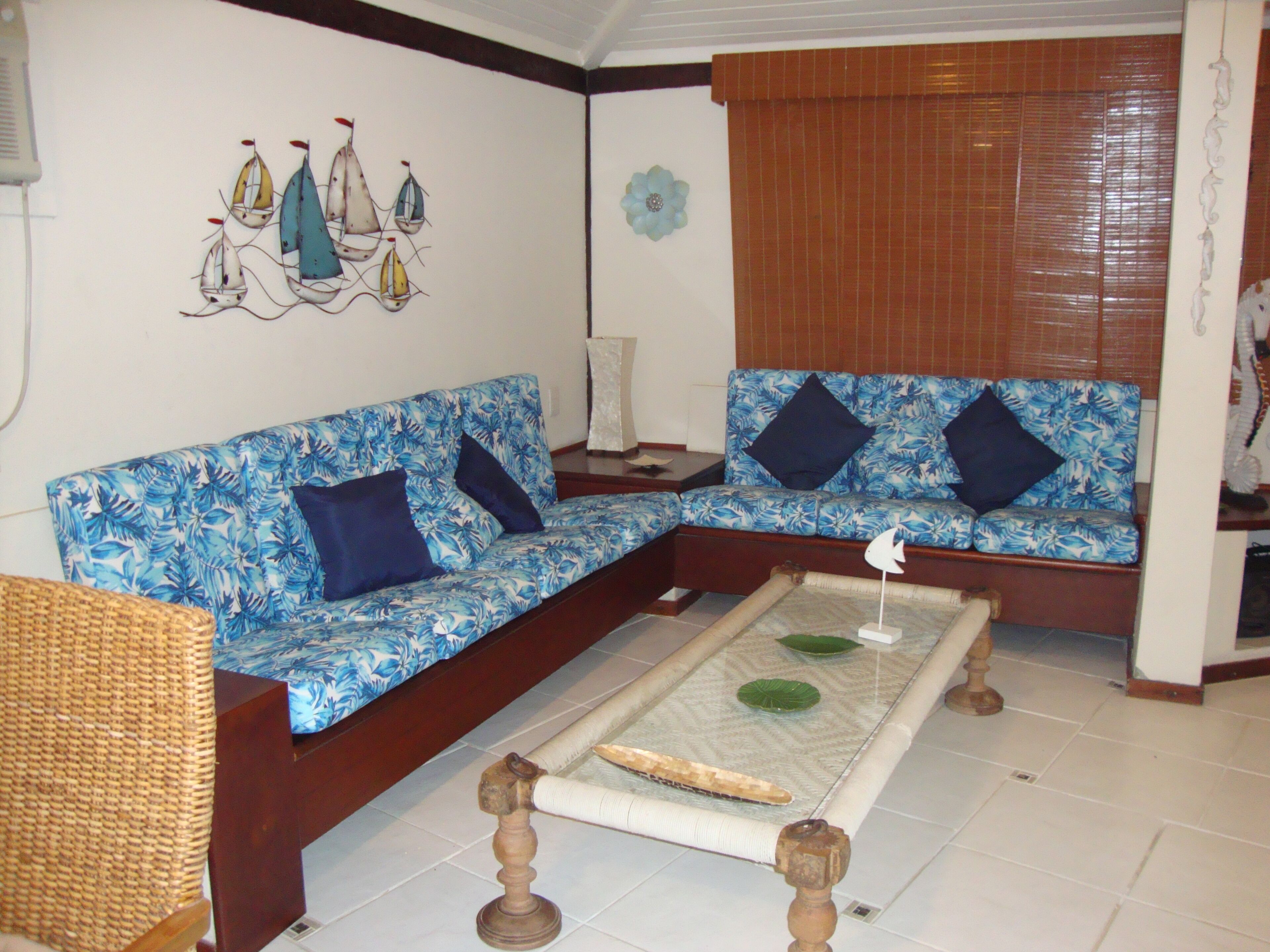 Beautiful house with garage 250m from Geriba beach