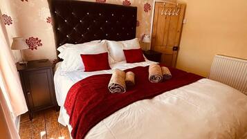 4 Schlafzimmer, BĂŒgeleisen/BĂŒgelbrett, Reisekinderbett, kostenloses WLAN