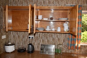 Apartment, 1 Bedroom | Private kitchen | Fridge, microwave, oven, stovetop - Zeph Selfcatering (Mahé Island)