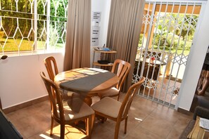 Apartment, 1 Bedroom | In-room dining - Zeph Selfcatering (Mahé Island)