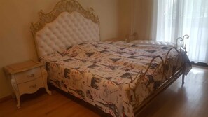 5 chambres, fer et planche à repasser, Wi-Fi, literie fournie