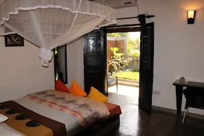 Rideaux occultants, fer et planche à repasser