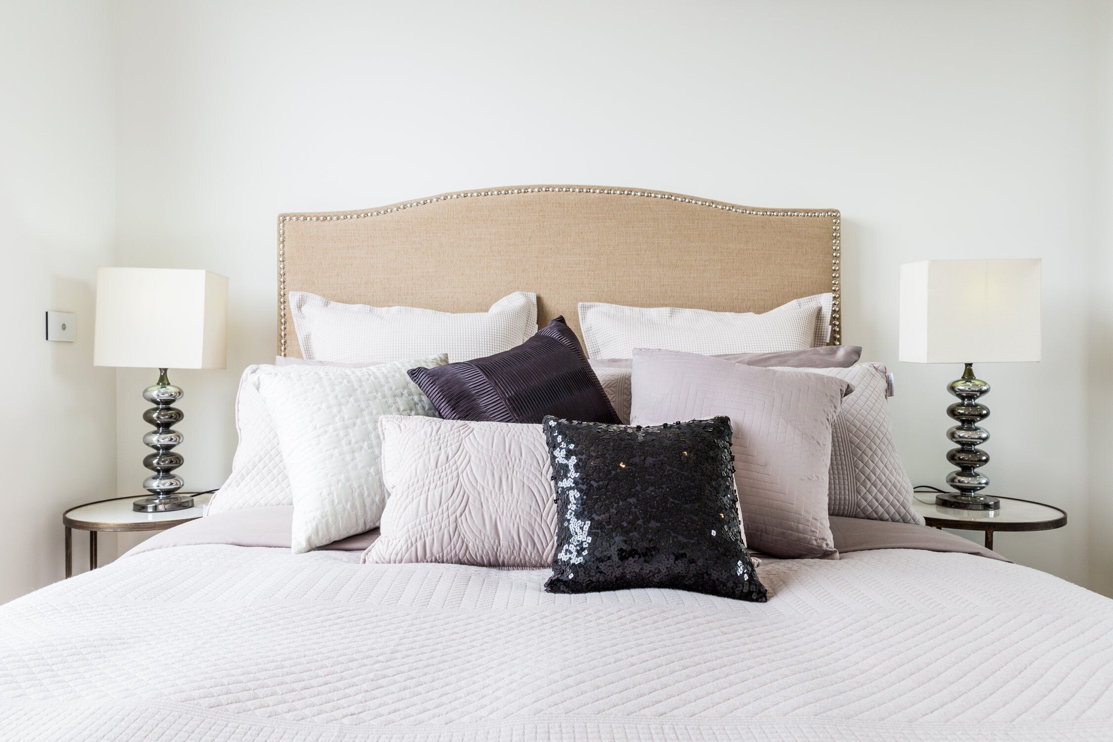 Panoramic City Views in Funky Fitzroy — image 19