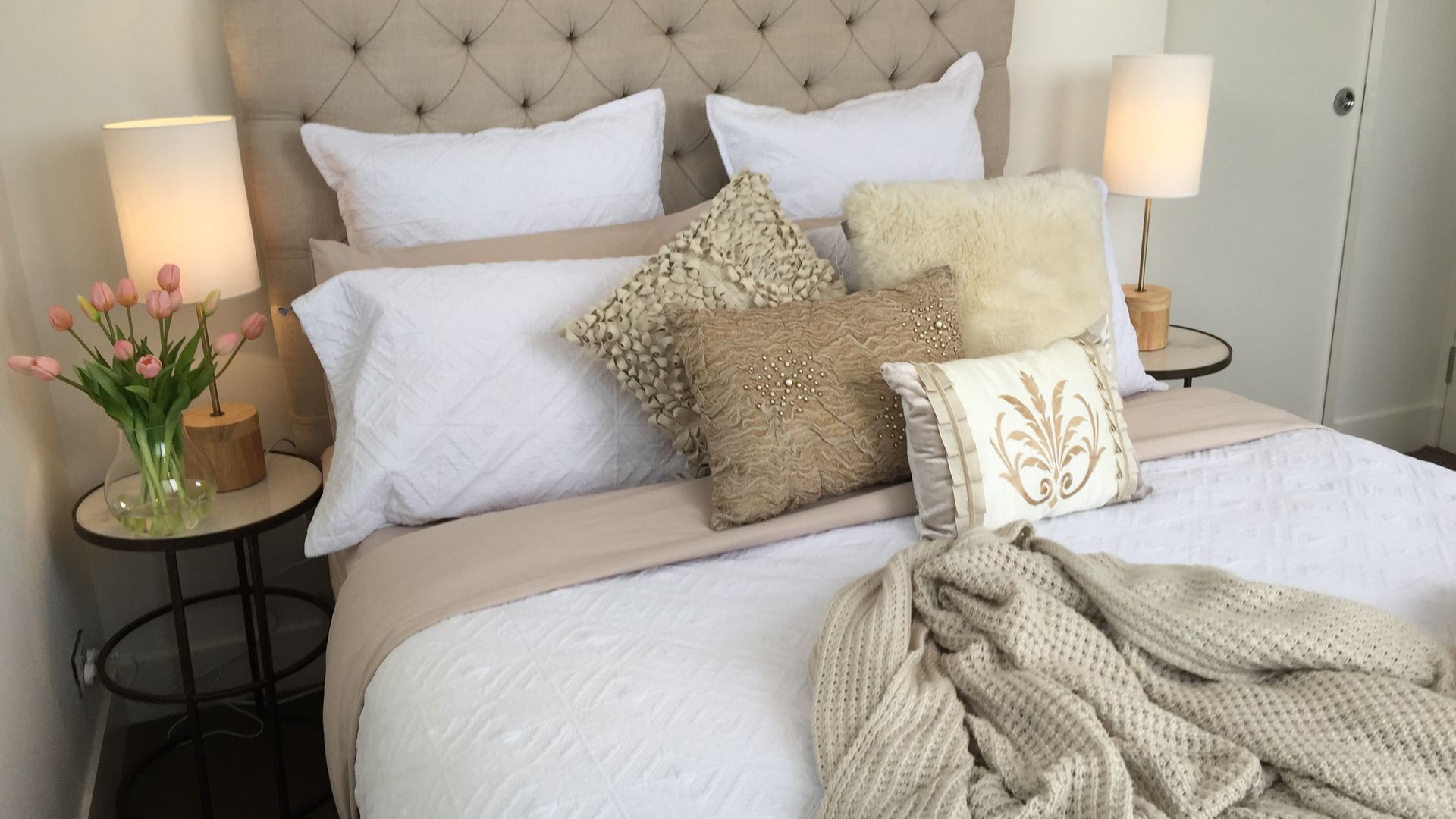 Panoramic City Views in Funky Fitzroy — image 12