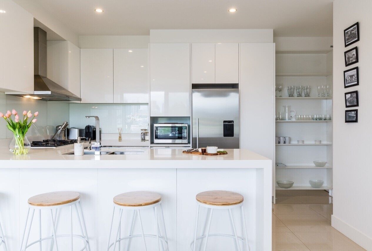 Panoramic City Views in Funky Fitzroy — image 9