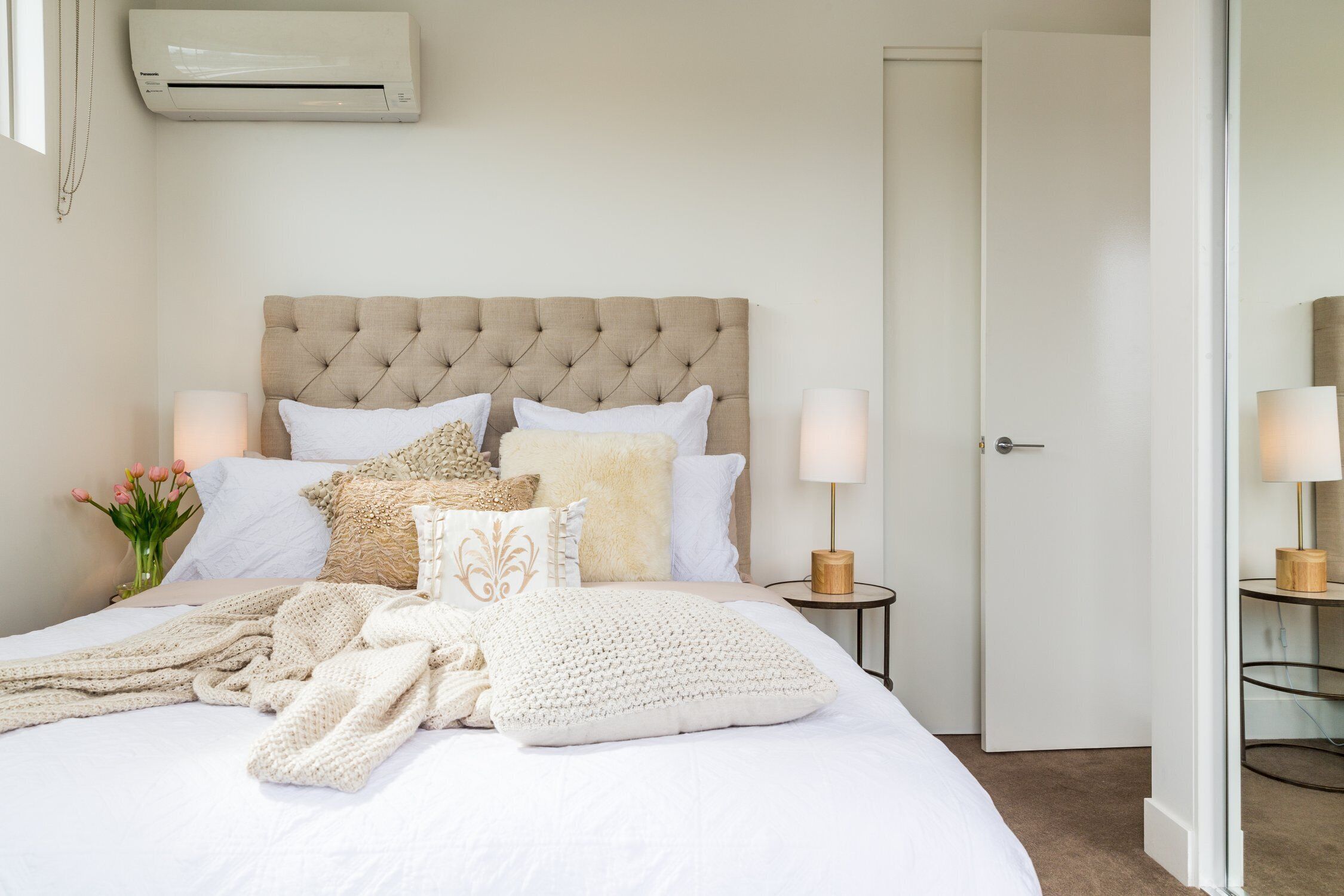 Panoramic City Views in Funky Fitzroy — image 14